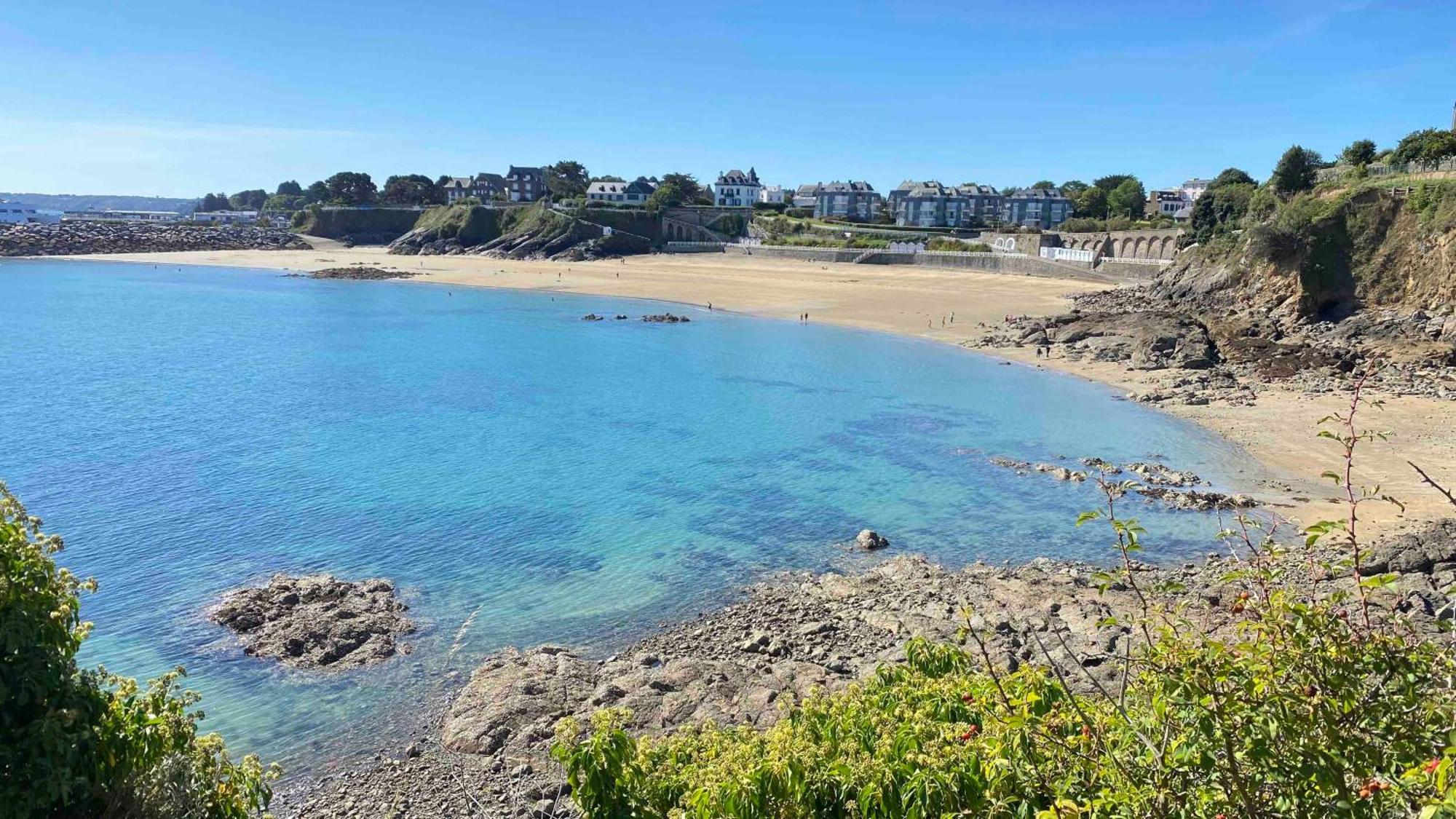 Residence Des 3 Iles, En Plein Centre-Ville, A 5 Min Des Plages, 3 Appartements Neufs Etables-sur-Mer Екстер'єр фото